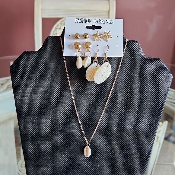 Jewelry Bundle - Picture 1 of 3